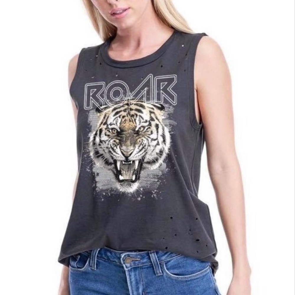 Roar Graphic Tee